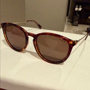 Polaroid Mary Jane - Glossy Blonde Tortoise shell frame/amber tinted lens
